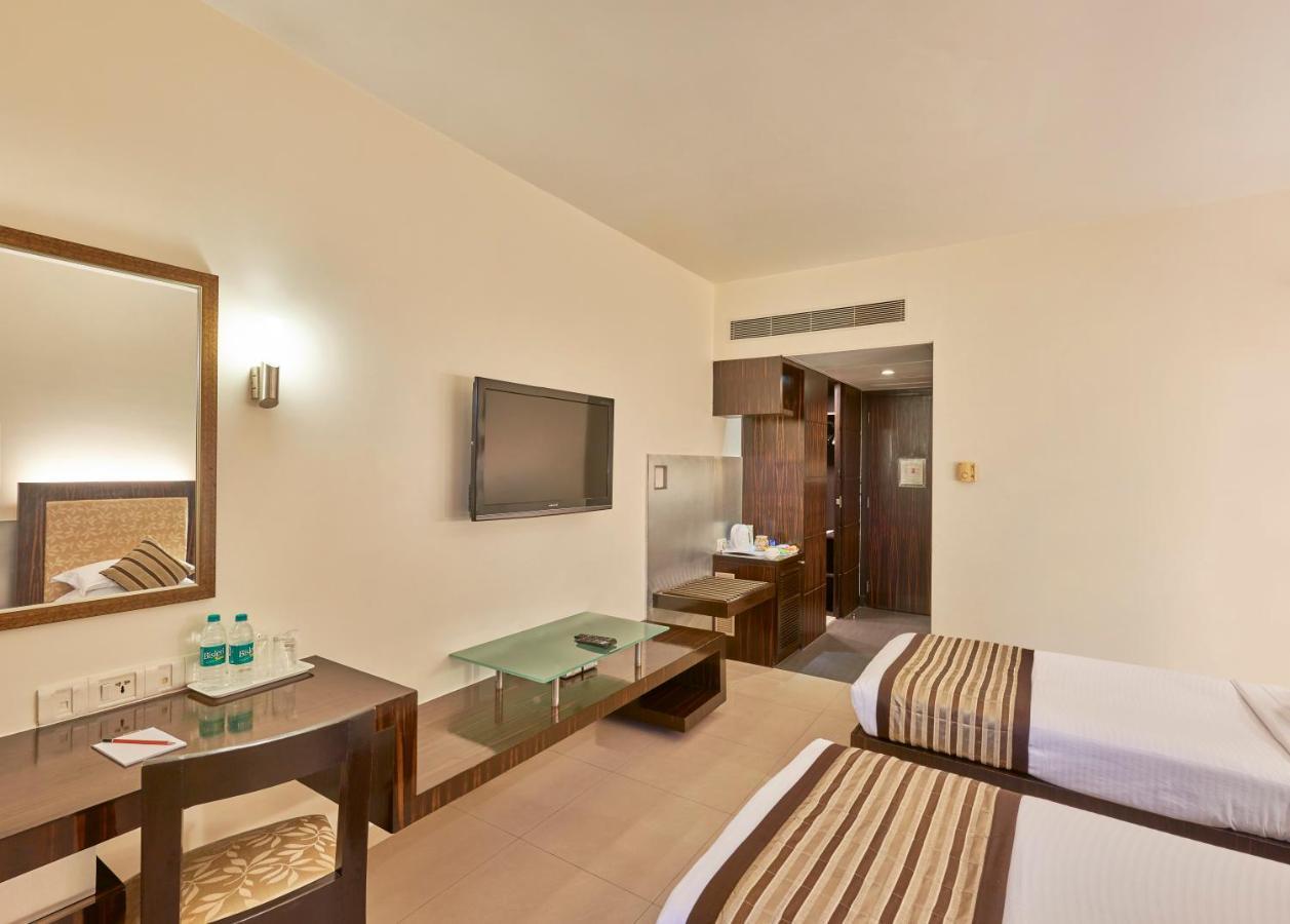 Krishna Palace Hotel Βομβάη Εξωτερικό φωτογραφία